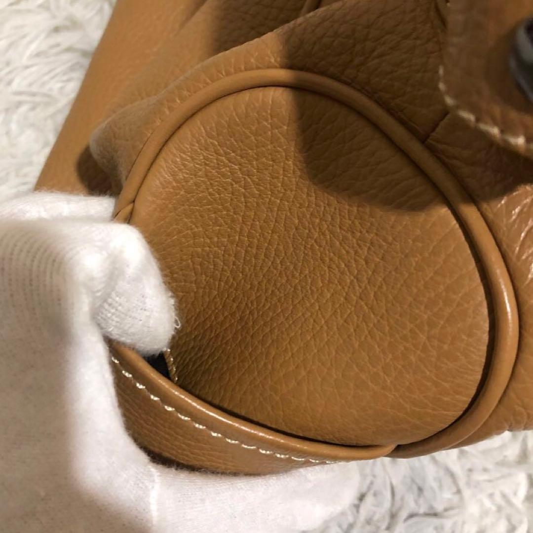 トッズ レザー ハンドバッグ