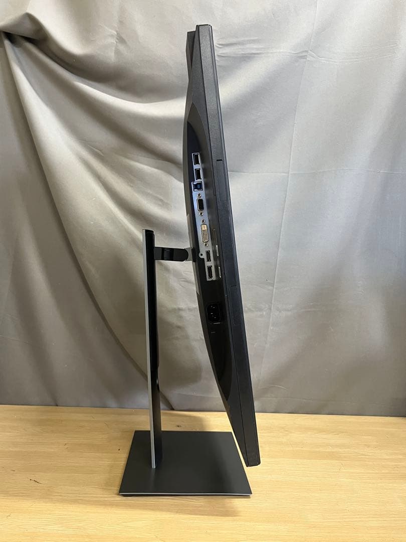 DELL P2421 24.1インチ液晶モニター　回転/高さ調整