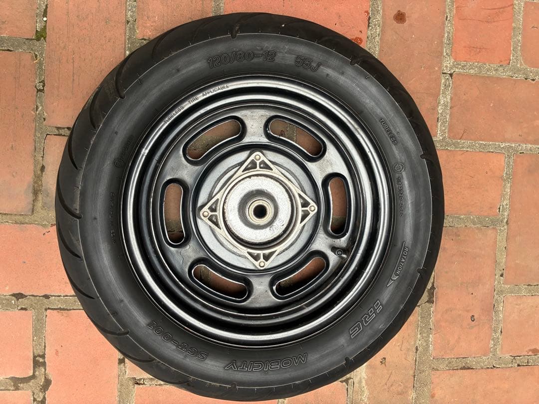 ズーマー　リアタイヤ付きホイール　12インチ　ハブ付き　ポン付け