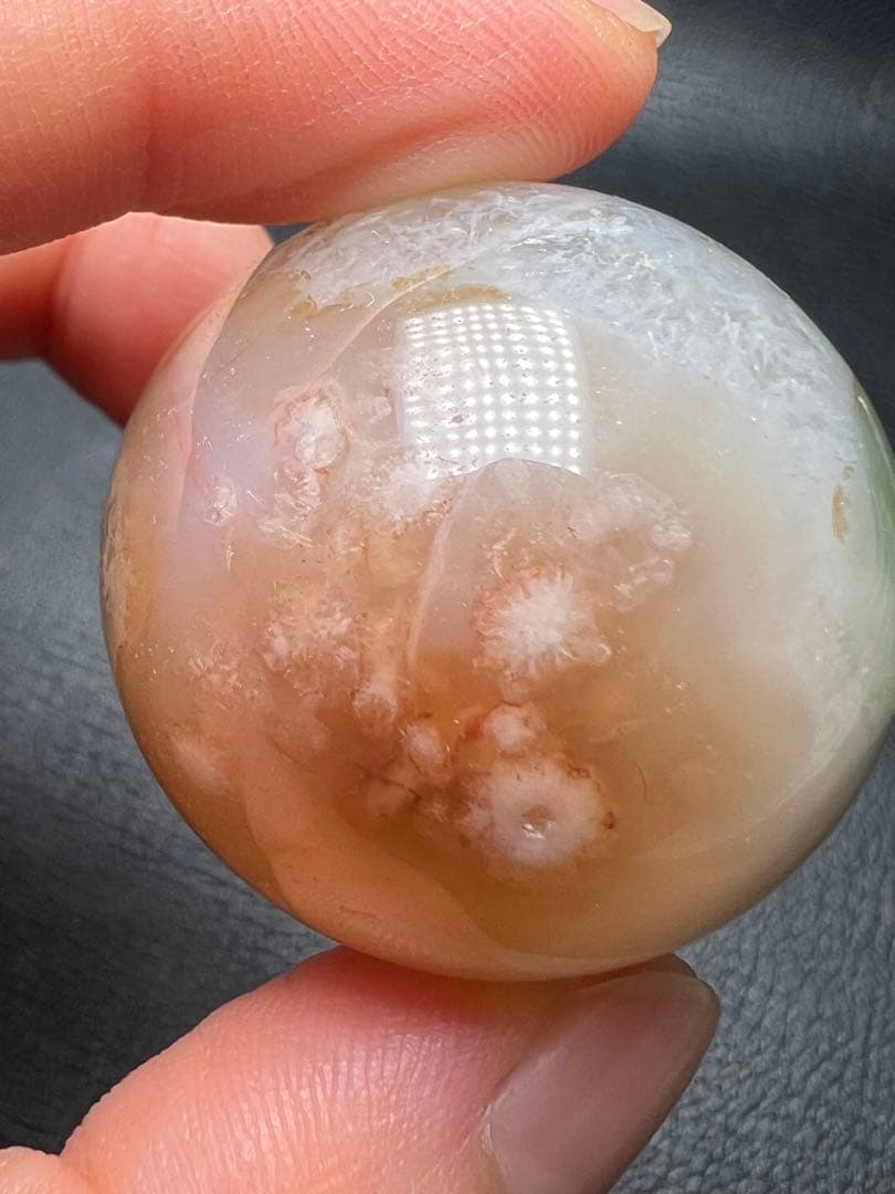 071820  32.6ミリ緑桜瑪瑙　貫通穴　結晶入り