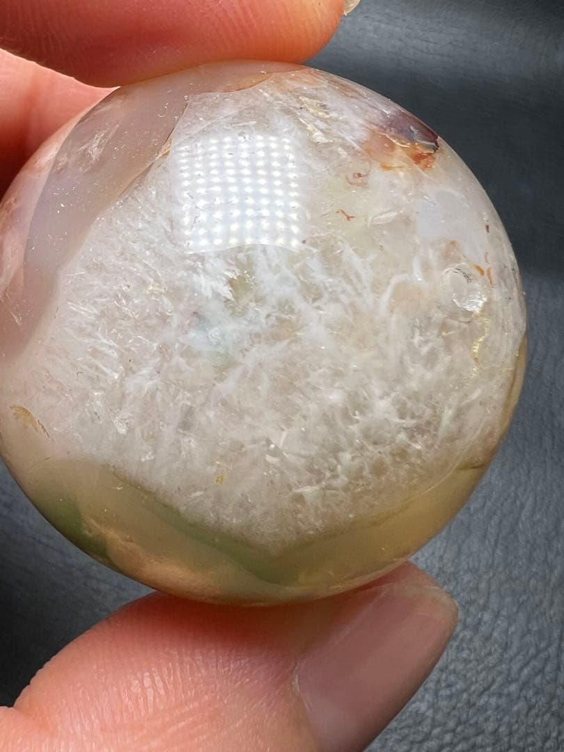 071820  32.6ミリ緑桜瑪瑙　貫通穴　結晶入り