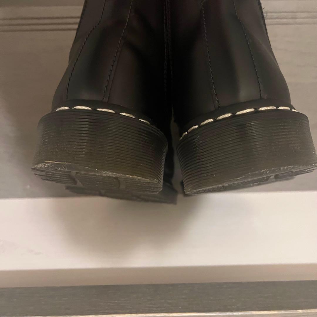 ホワイトステッチ チェルシーブーツ　ドクターマーチン