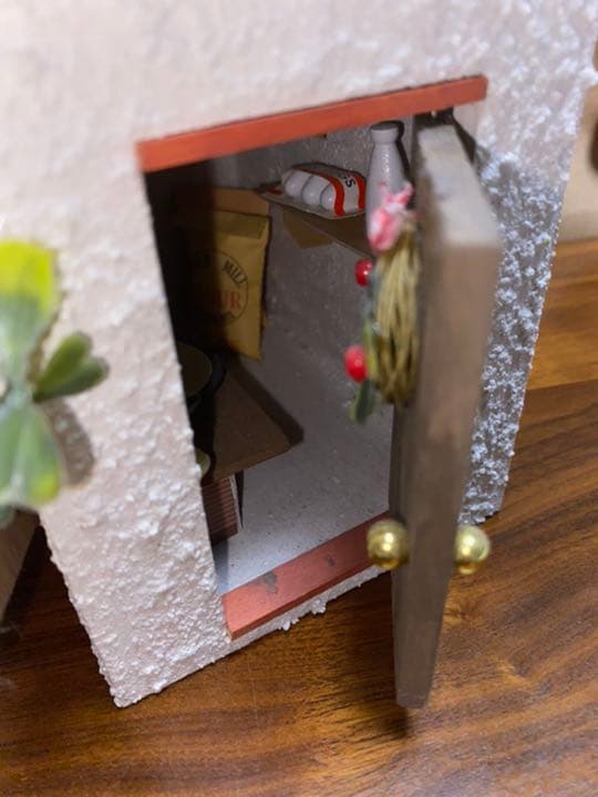 ビリーの手作りドールハウスキット　クレープ屋　完成作品