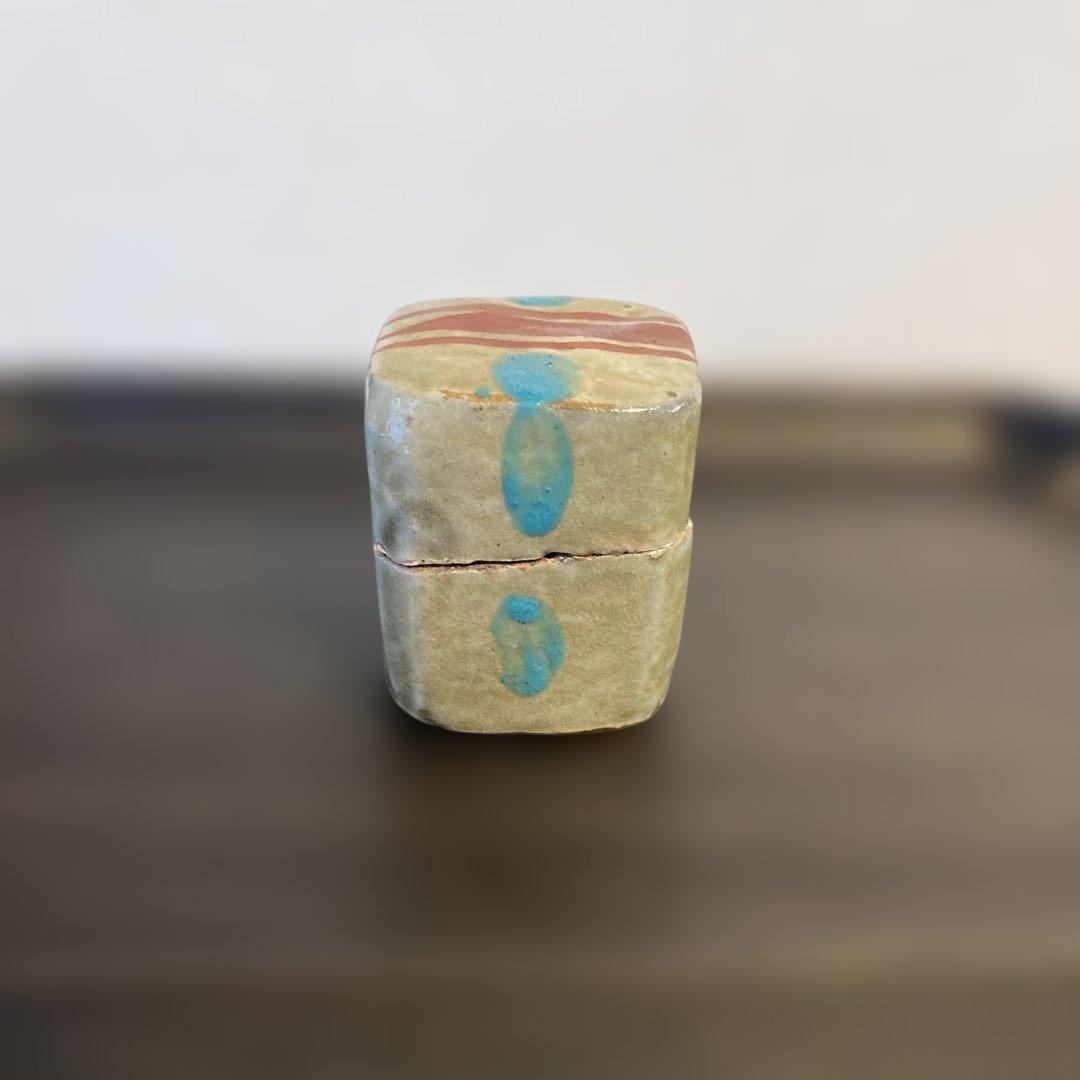 民藝　壺屋焼　やちむん　小橋川仁王　赤絵　緑釉点文　香合