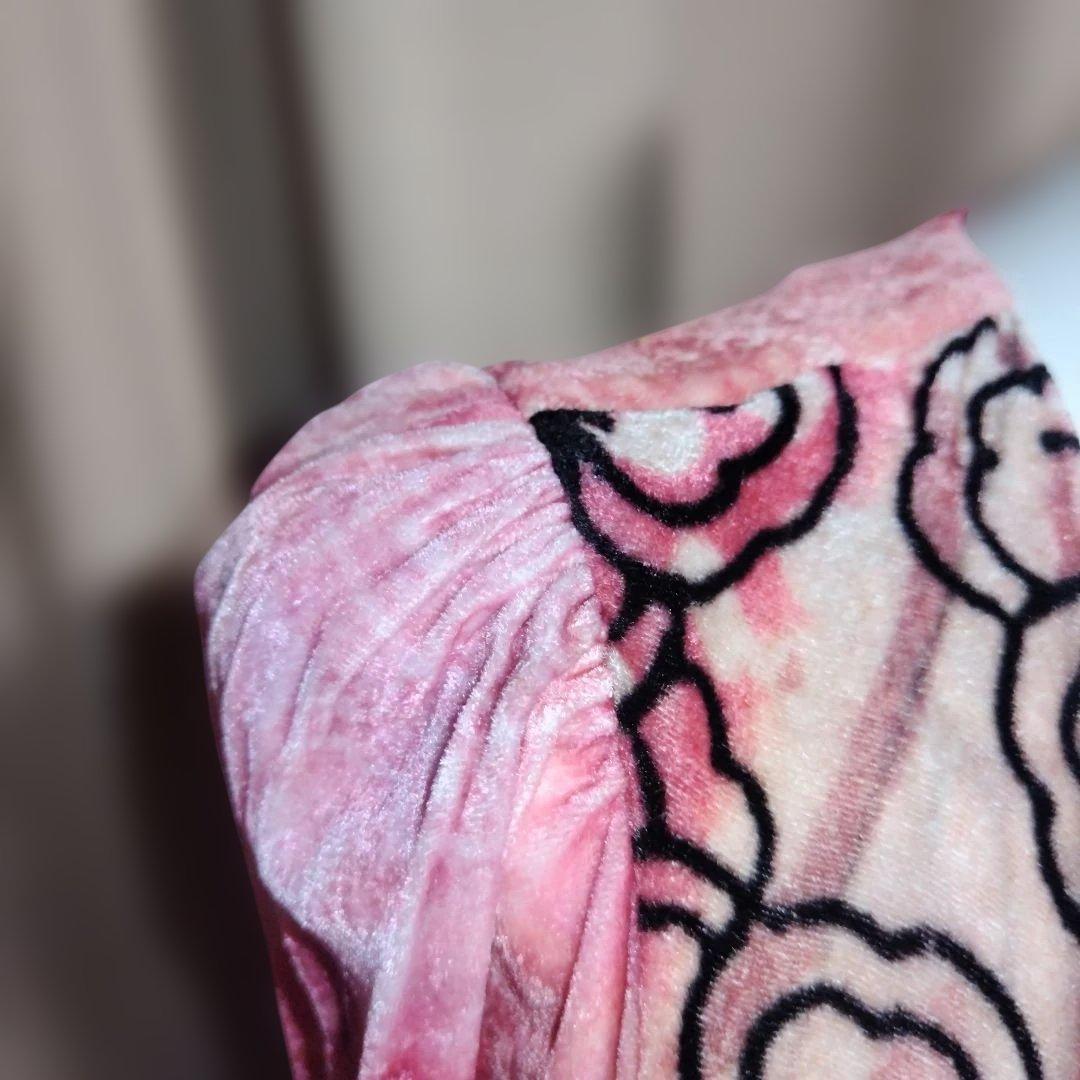 galliano 花柄ピンク系Vネックひざ丈ワンピース