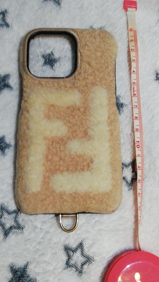 FENDI　フェンディ　ボア　モコモコ　スマホケース　iPhonePro13