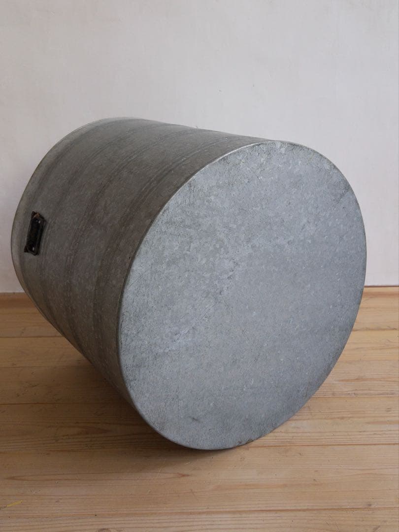 缶　収納缶　トタン製　大型　2個セット　インテリア古道具　古家具　アンティーク