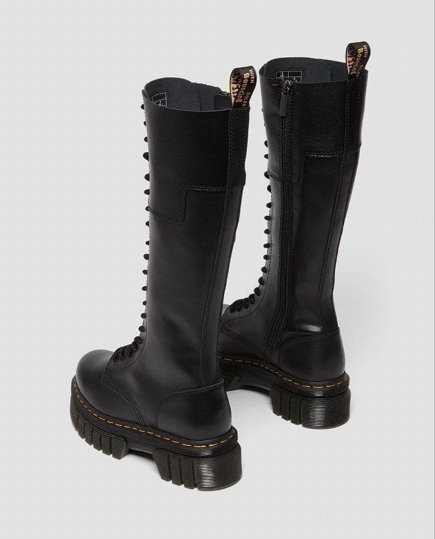 ドクターマーチン 20 ホール ロングブーツ 24cm 新年お値下げ