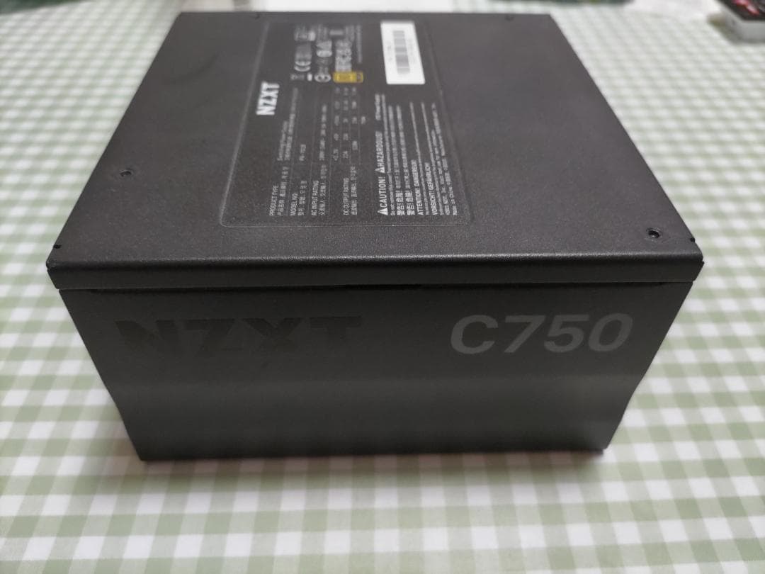 NZXT C750 Gold (2022) 750W電源ユニット
