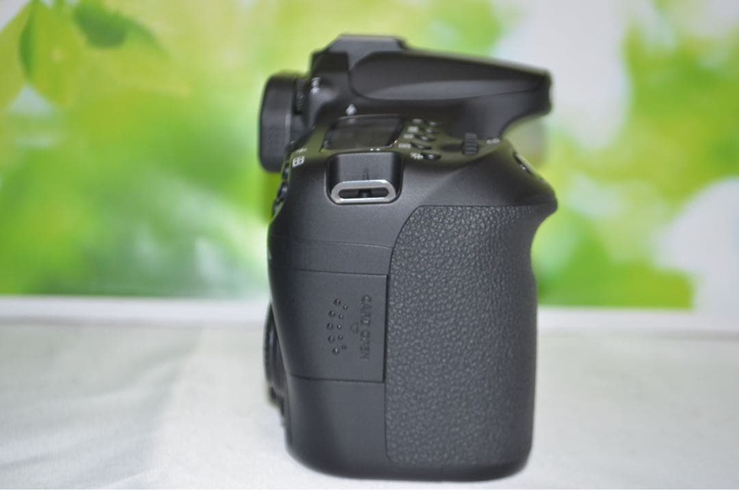 Wi-Fi内蔵★Canon EOS 70D★高画質★動画撮影★おすすめ一眼レフ★