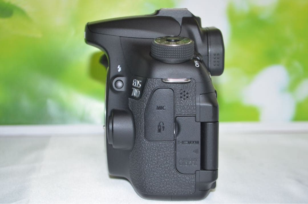 Wi-Fi内蔵★Canon EOS 70D★高画質★動画撮影★おすすめ一眼レフ★