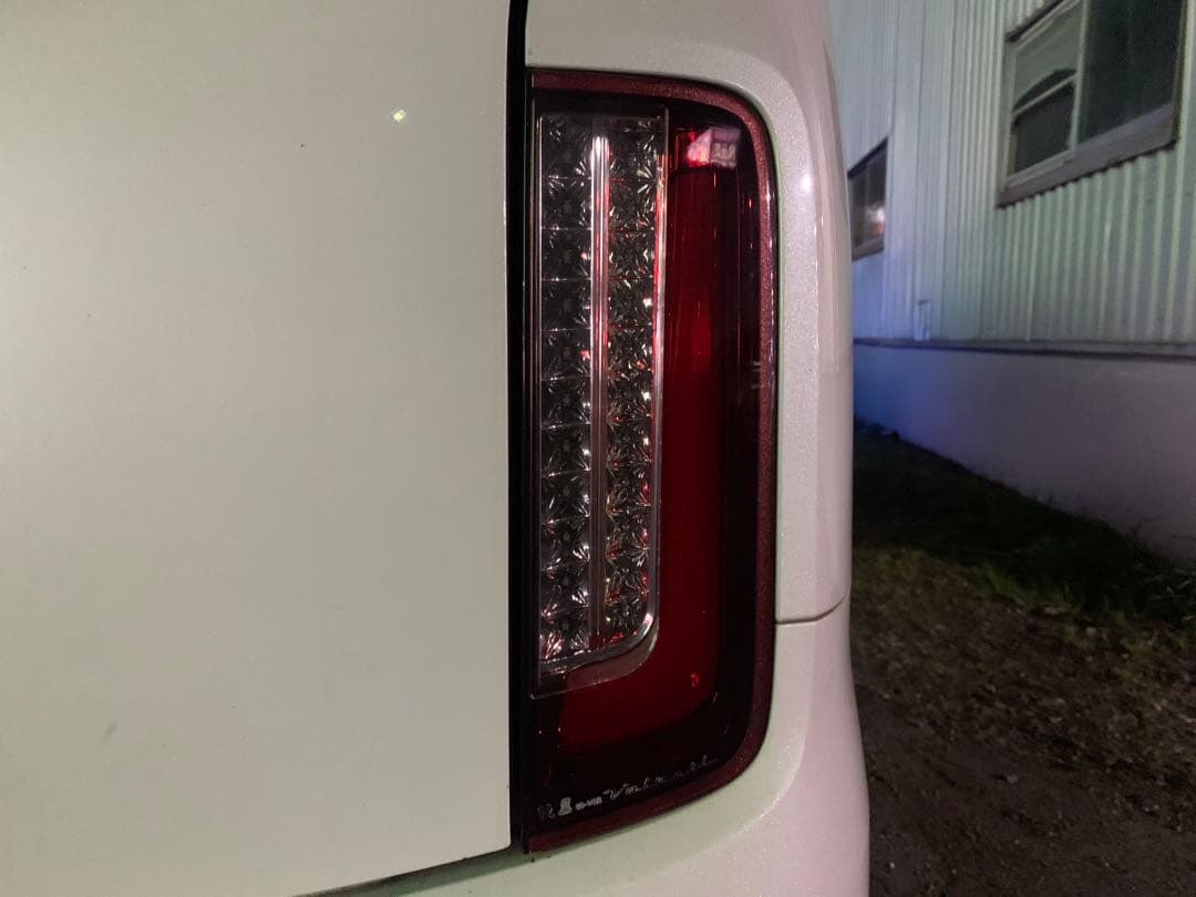 E52 エルグランド Valenti （ヴァレンティ）テールランプ レッド