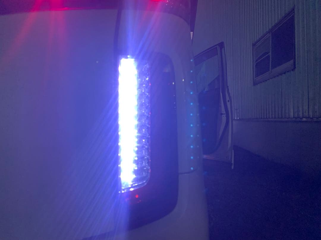 E52 エルグランド Valenti （ヴァレンティ）テールランプ レッド