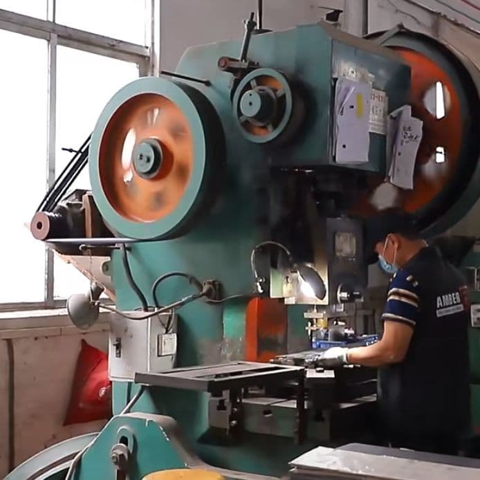 《新作》　V金10号　ダマスカス包丁　ハニカム模様　黄緑柄　剣型　牛刀