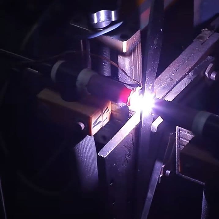 《新作》　V金10号　ダマスカス包丁　ハニカム模様　黄緑柄　剣型　牛刀