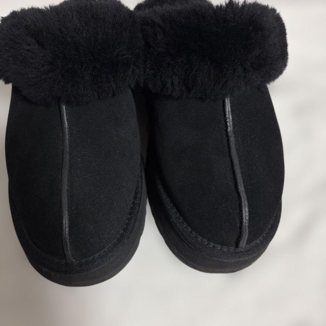 綺麗♡UGG 黒 スエード ファー付き クロッグ サンダル　サボ　アグ　24