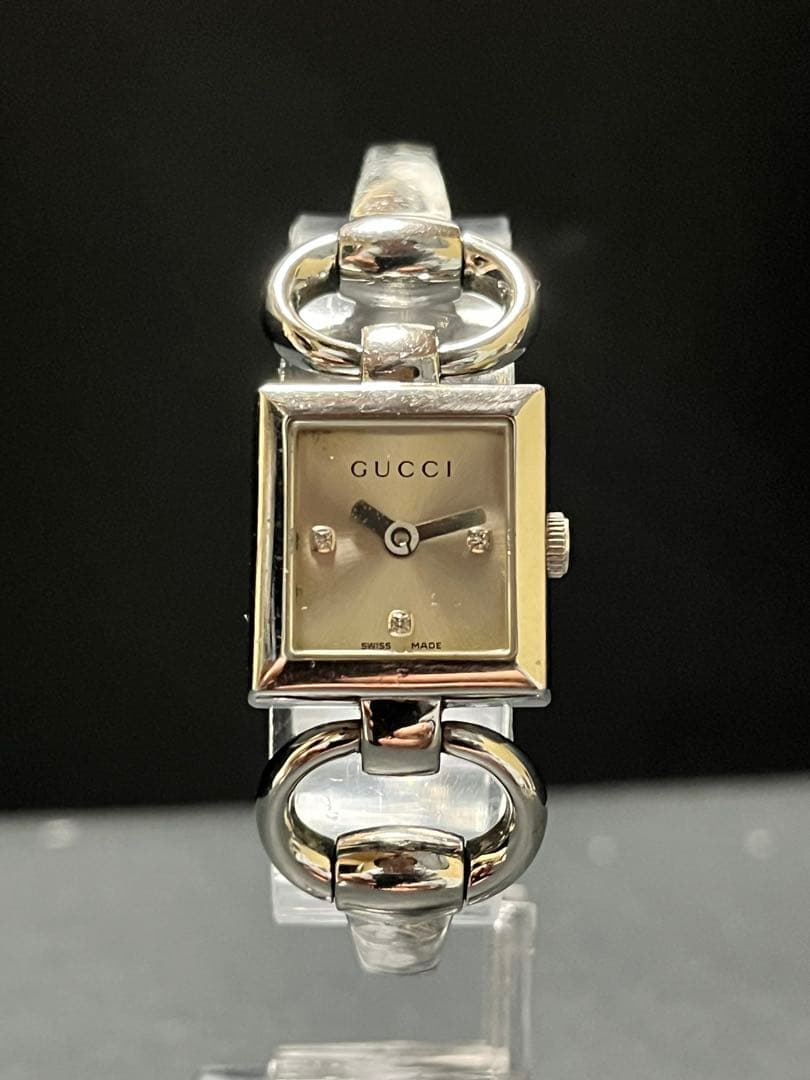 ★超希少　GUCCI 120トルナヴォーニSS 石付レディース腕時計　動作良好