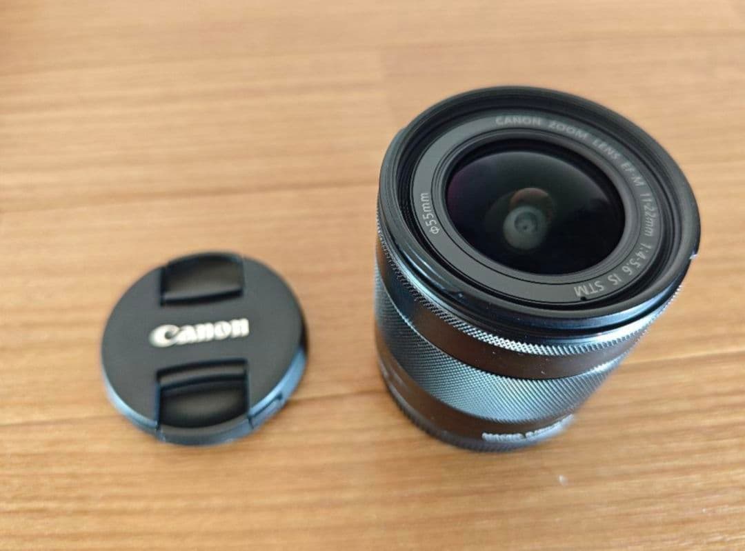 Canon EOS Kiss M ミラーレス一眼 4本レンズ付き