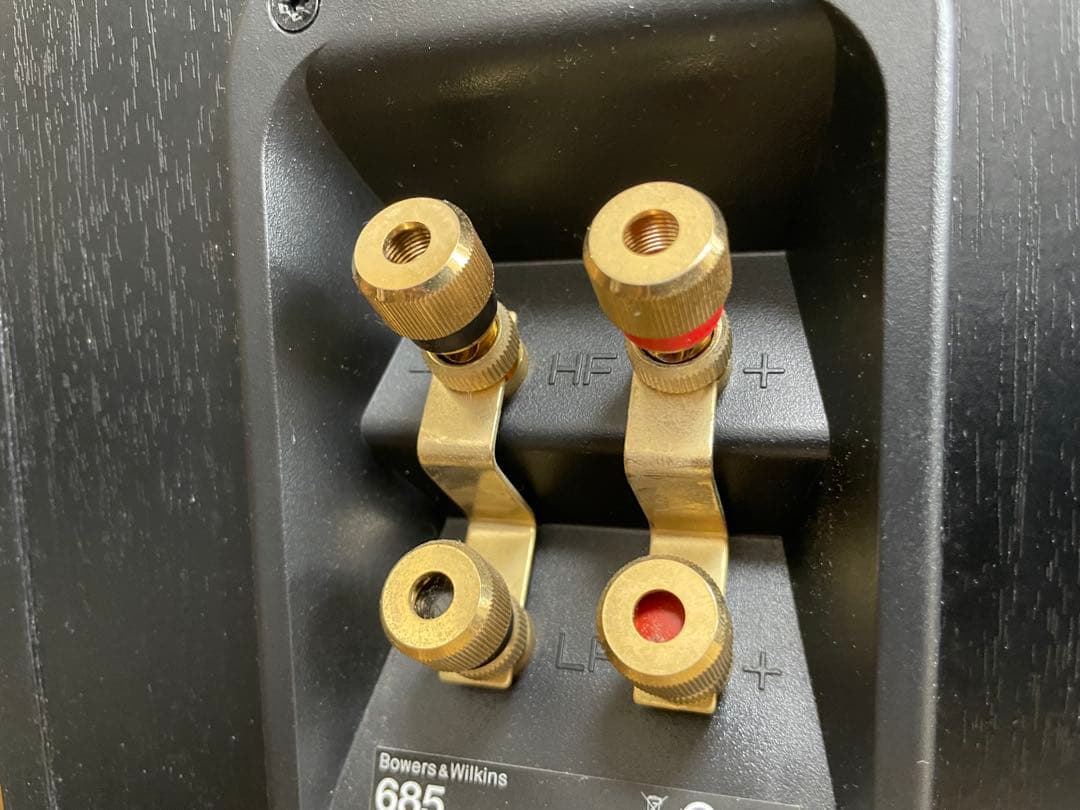 B&W (Bowers & Wilkins) ブックシェルフスピーカー 685