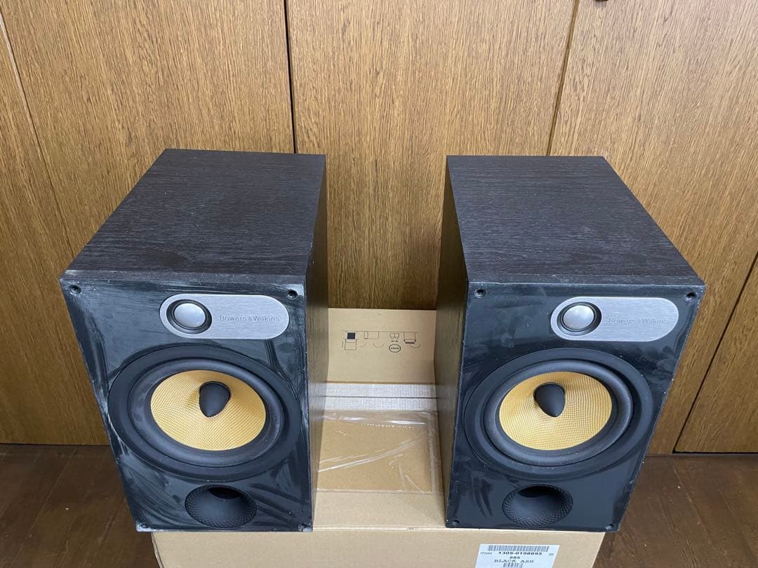 B&W (Bowers & Wilkins) ブックシェルフスピーカー 685