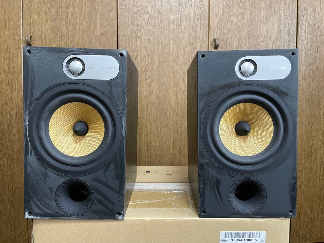 B&W (Bowers & Wilkins) ブックシェルフスピーカー 685