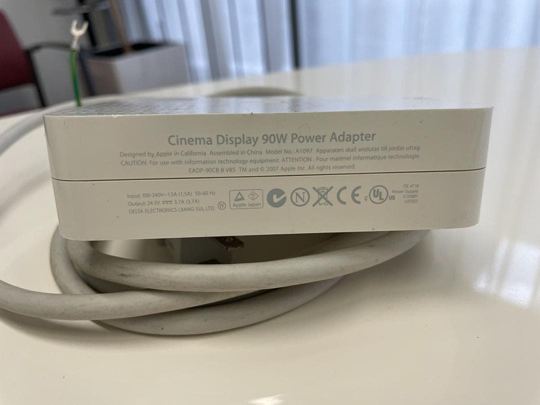 Apple Cinema Display 23インチ 変換アダプタ２種付き