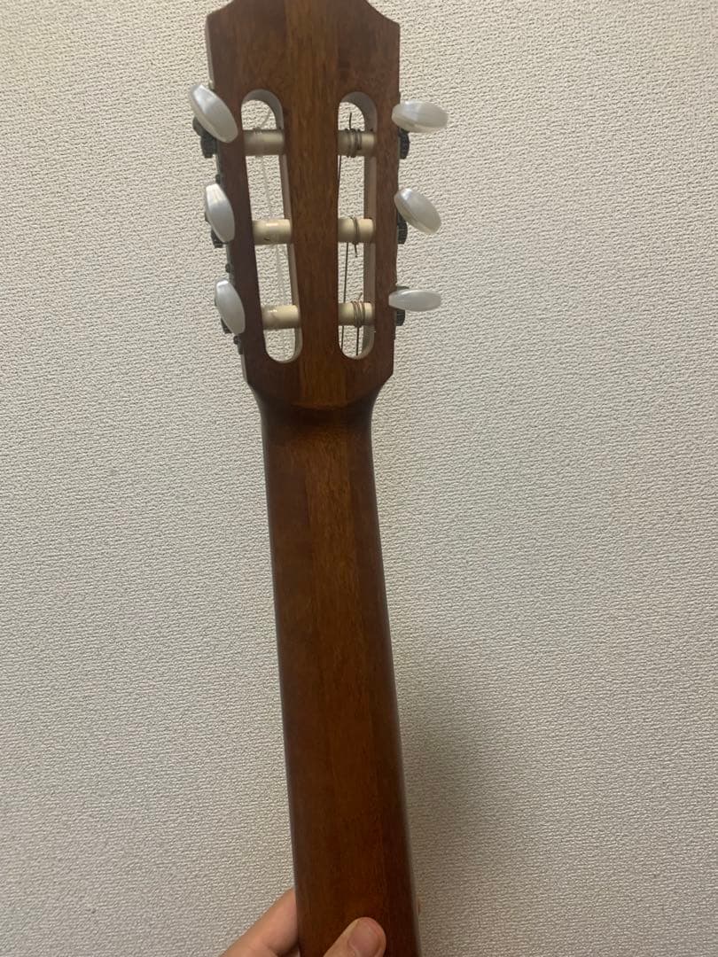 YAMAHA CG122MSクラシックギター、マホガニーバック、ケース付き。