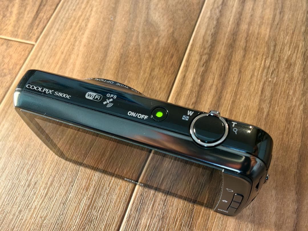 Nikon S800c（美品）＋ P100（26倍ズーム）／動作良好・充電器付き