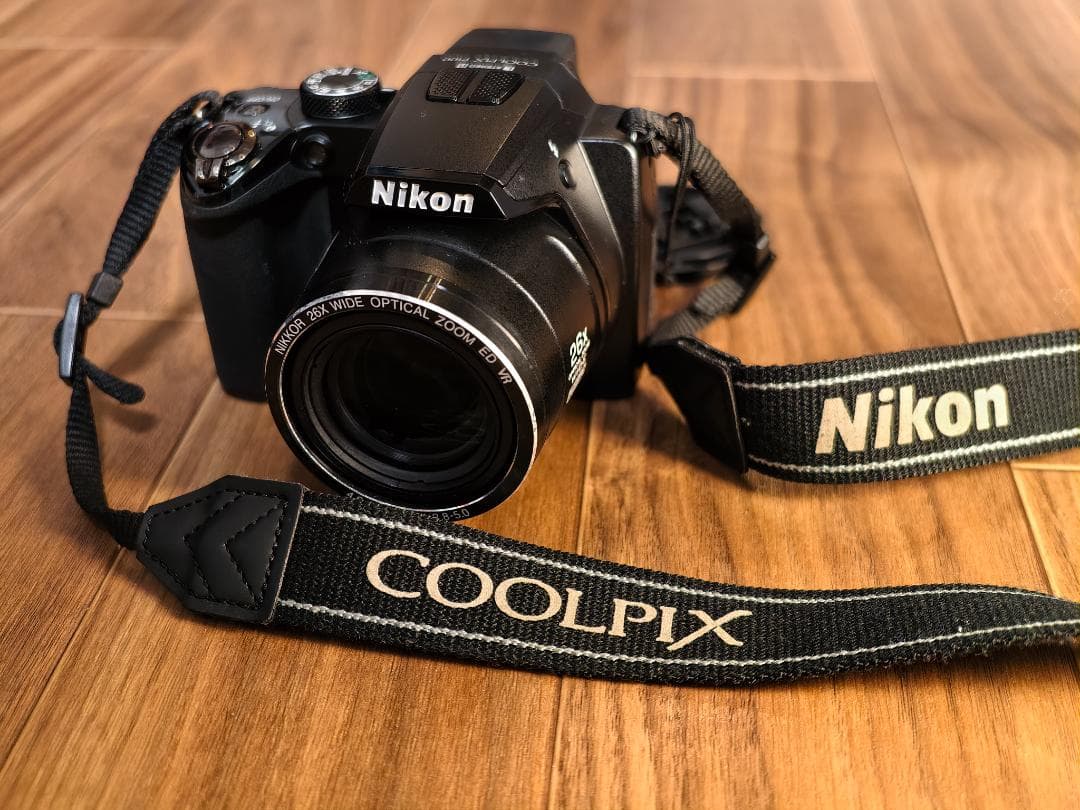 Nikon S800c（美品）＋ P100（26倍ズーム）／動作良好・充電器付き