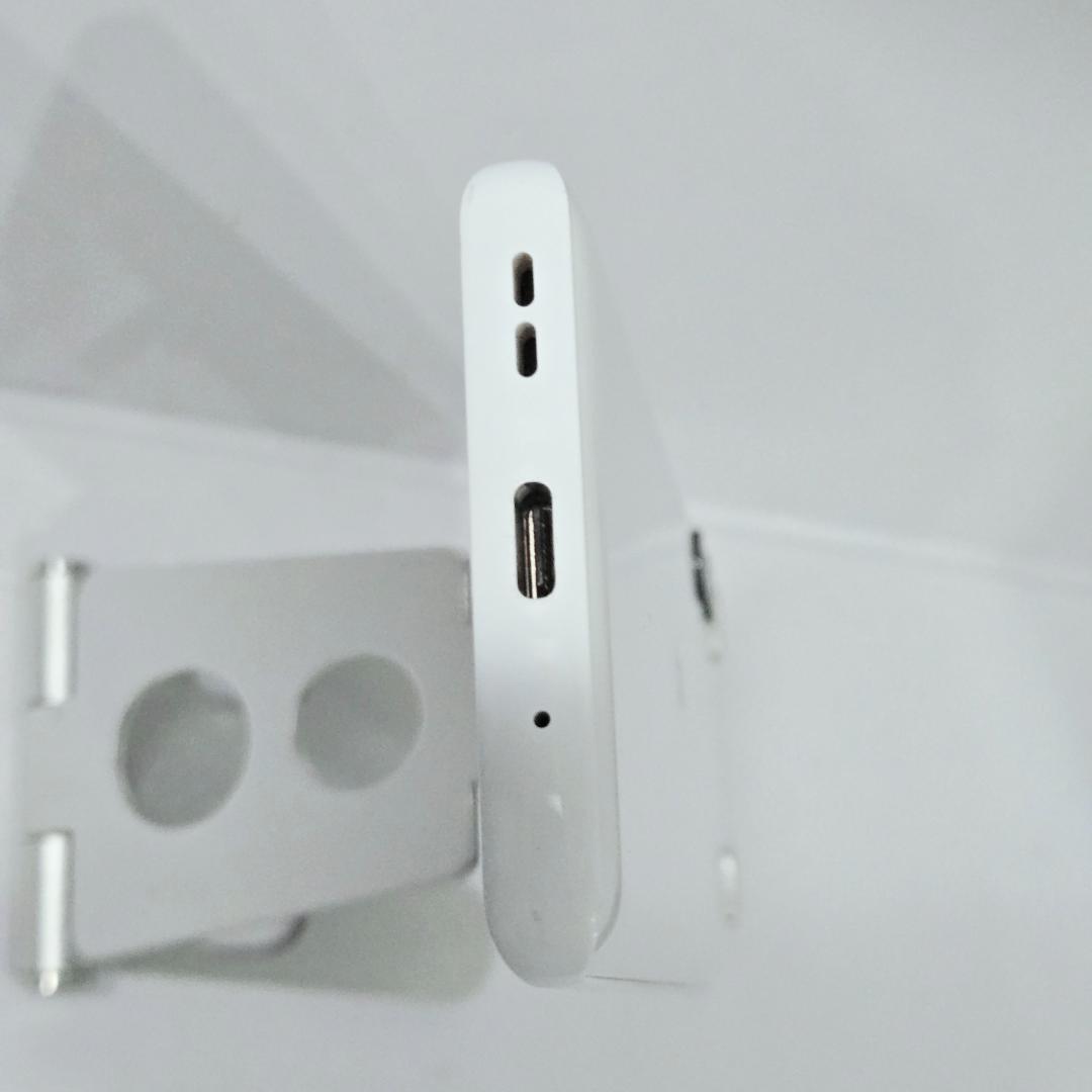 01 Rakuten Hand 5G ホワイト SIMフリー 美品