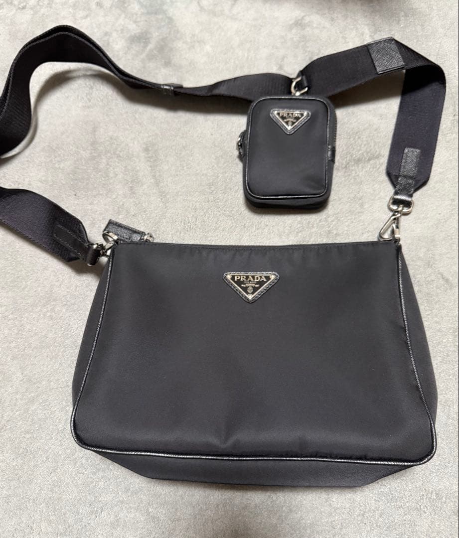 PRADA Re-Nylon xサフィアーノレザー ショルダーバッグ