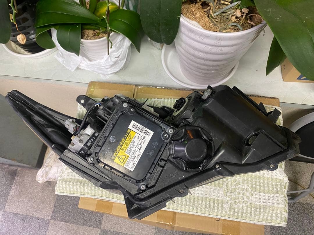 30プリウスGsヘッドライト