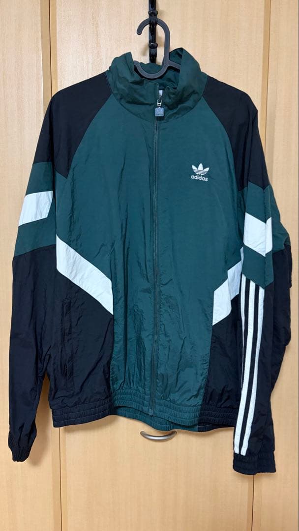 18時まで限定【美品】アディダス Rekiveトラック ナイロンジャケット M