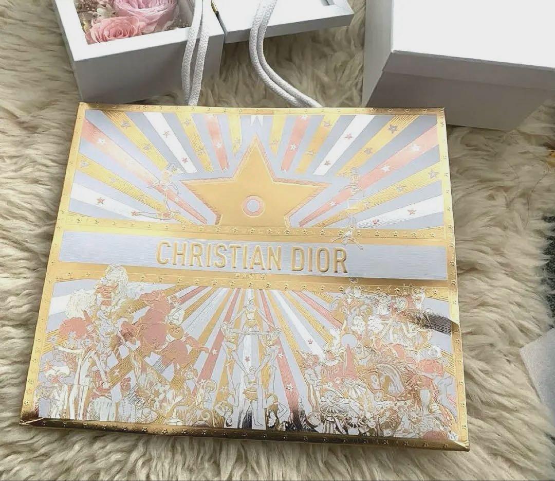 Dior プリザーブドフラワーアレンジメントフォトスタンド　ショップバック付き