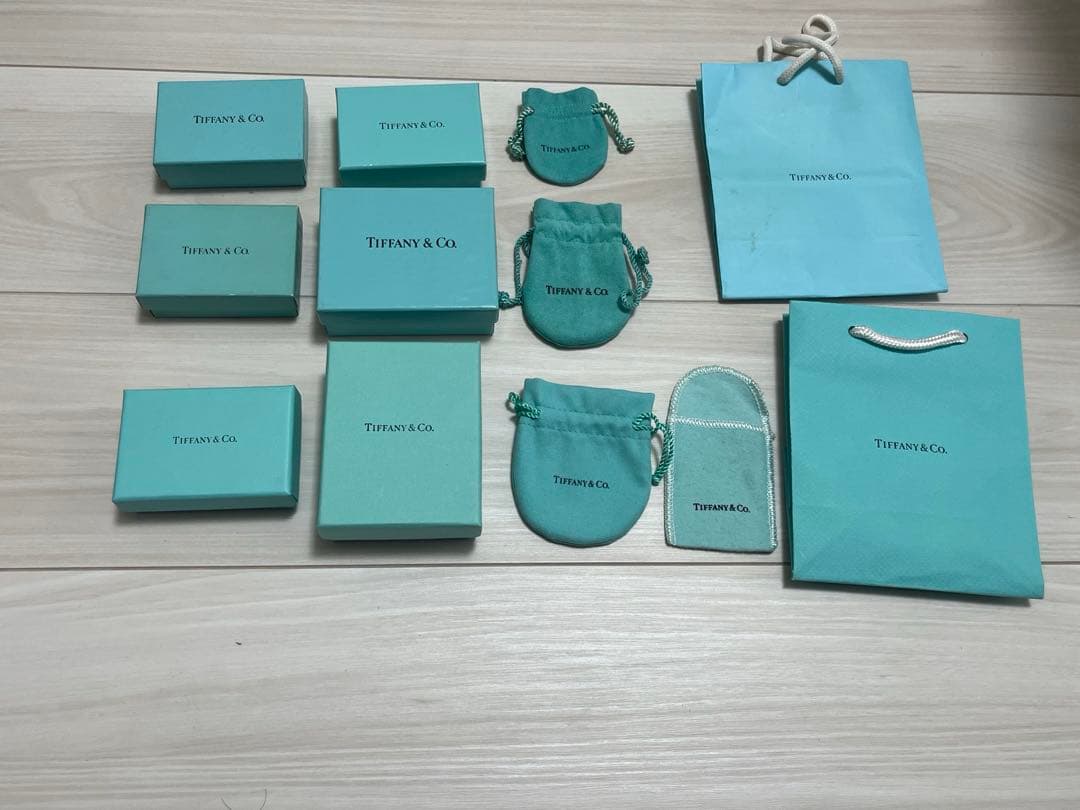 ティファニー　CHANEL ヴィトン　空箱　ショッパー