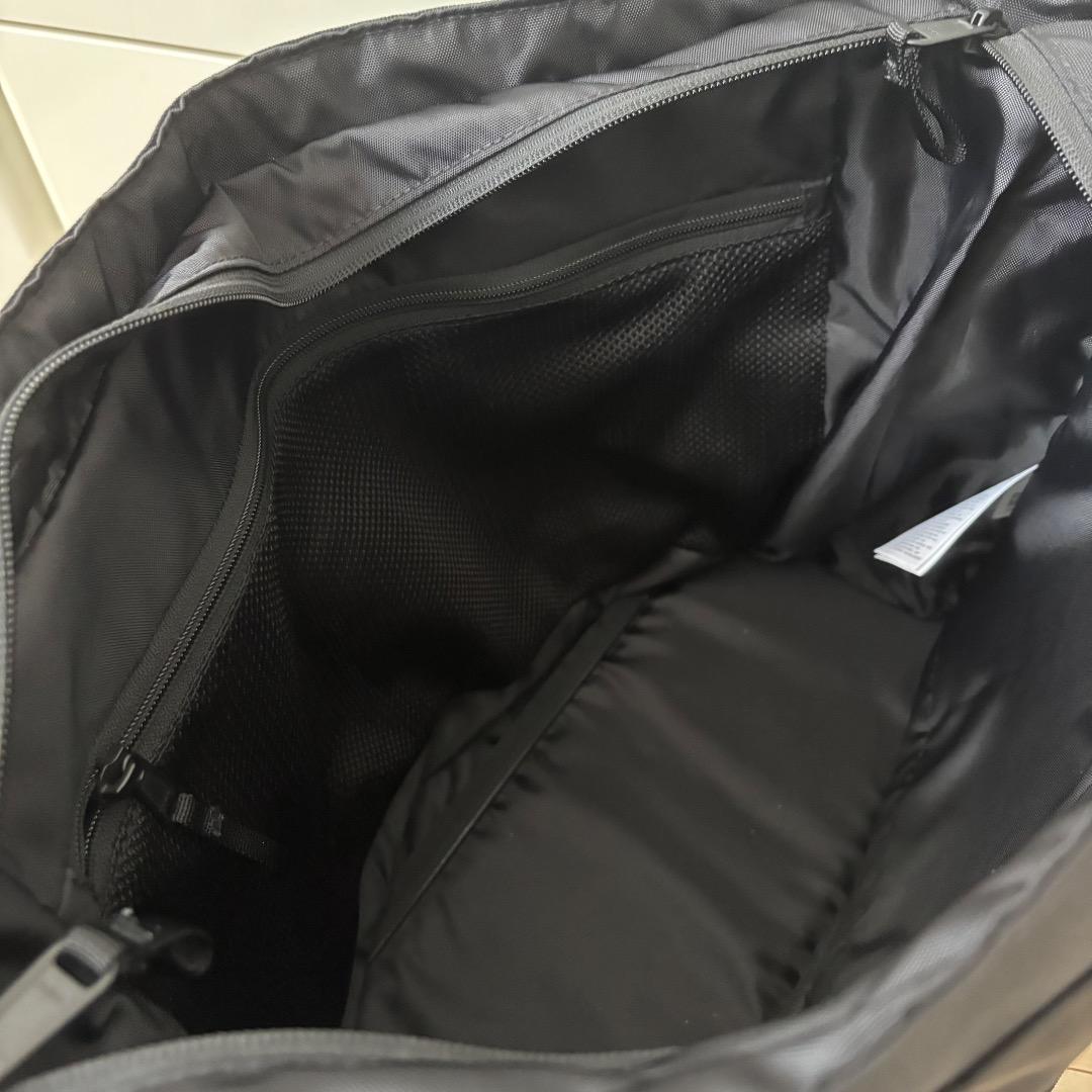 【超美品・海外限定】ザ・ノースフェイス ベースキャンプボイジャートート 25L