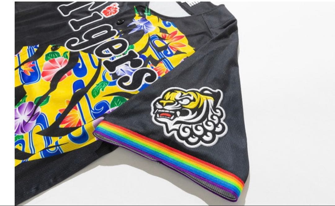 阪神タイガース　沖縄キャンプ限定デザインユニフォーム