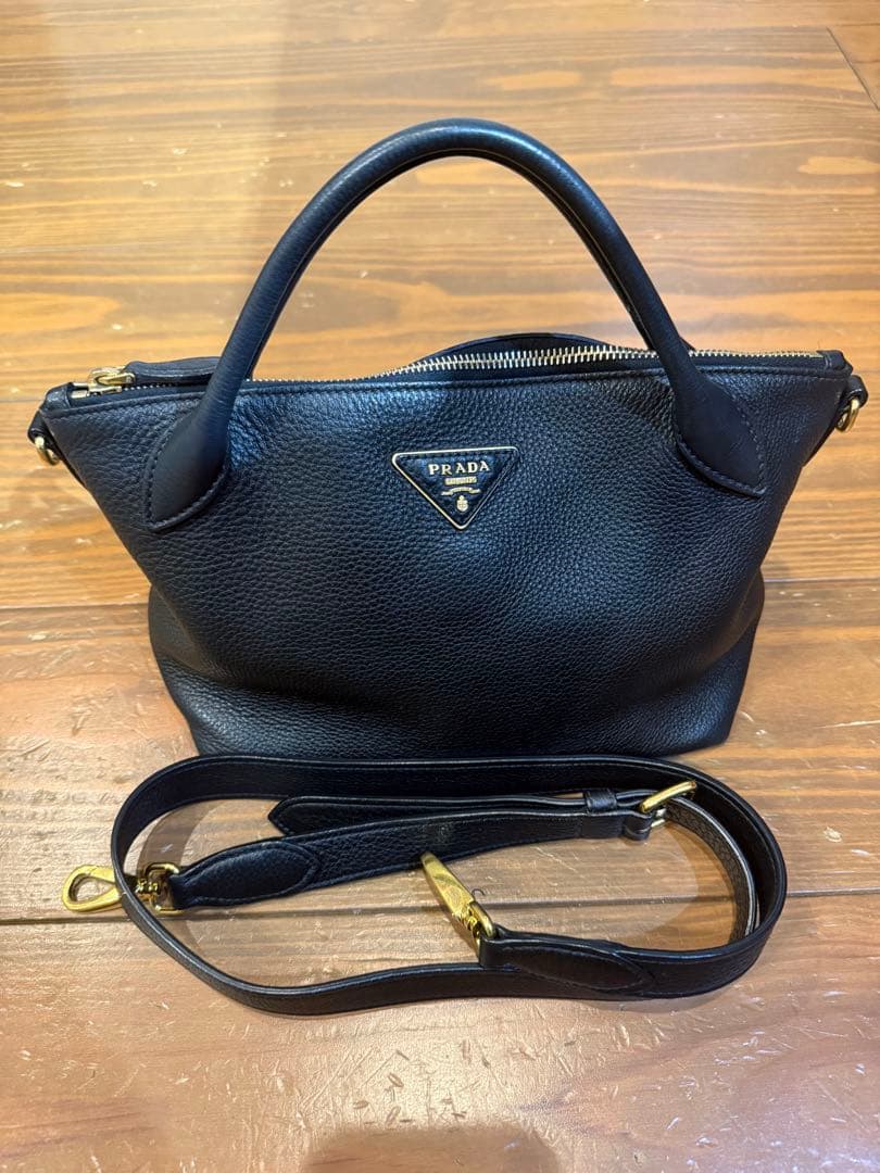 美品　PRADAバッグ