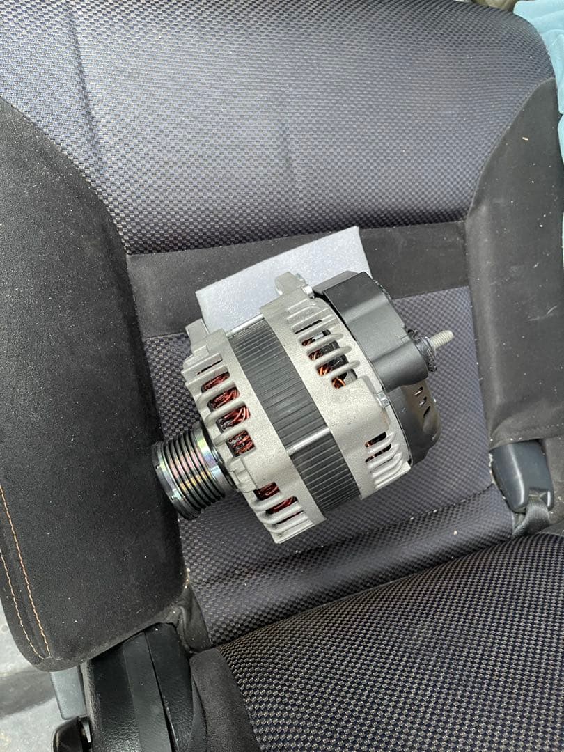 超美品　C25セレナ　リビルトオルタネーター　23100-EN000