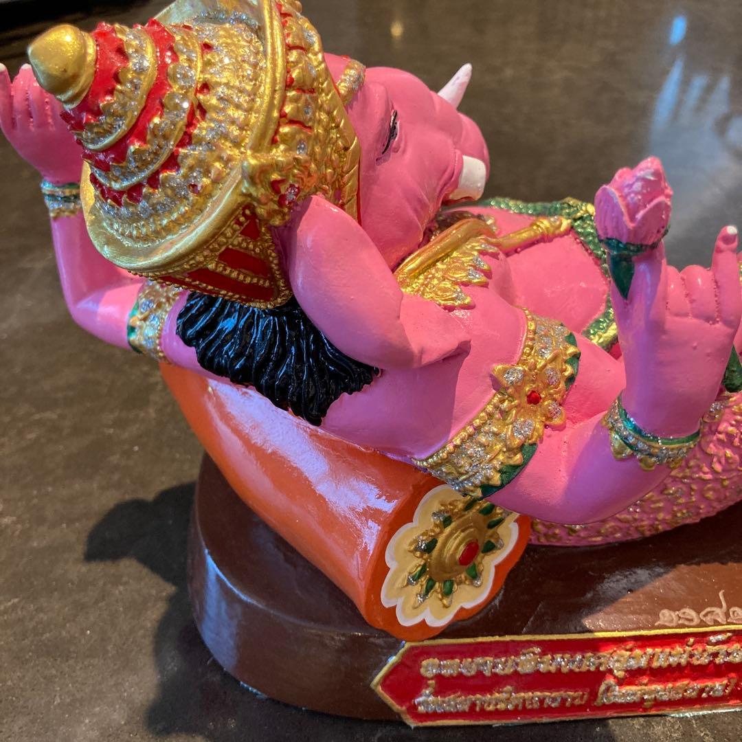 【新品未使用】ピンクのガネーシャ　タイ　置物　＆スティッカー！