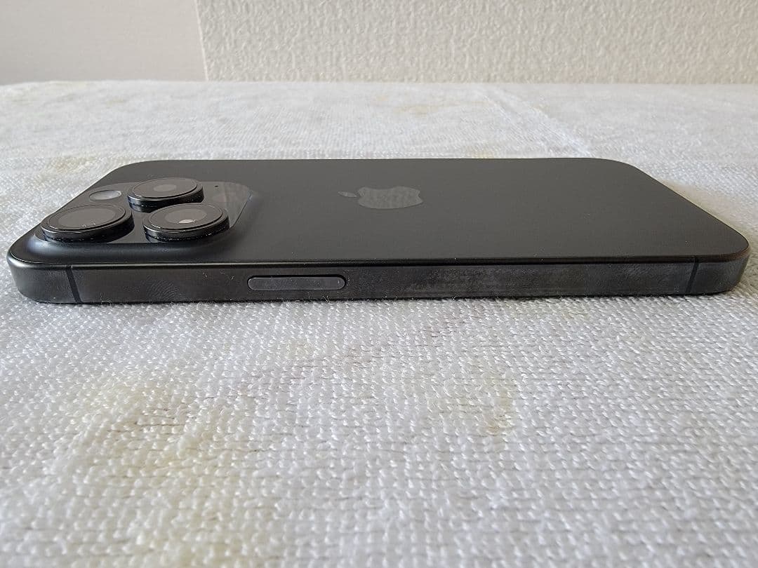 【美品】iPhone 15 Pro 1TB シャッター音なし / 新品液晶交換済