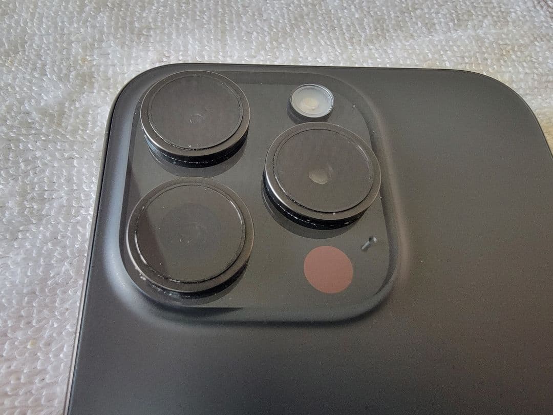 【美品】iPhone 15 Pro 1TB シャッター音なし / 新品液晶交換済