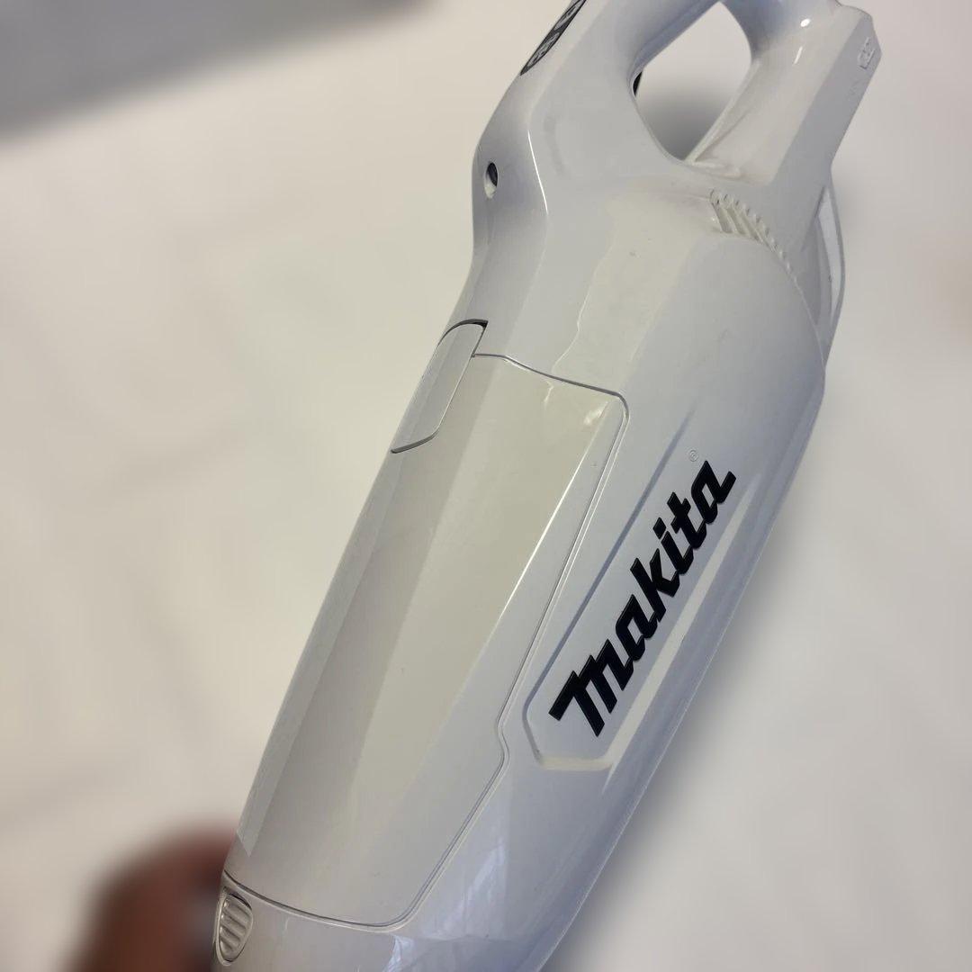 Makita 充電式クリーナ　CL107FD 充電器DC10SA