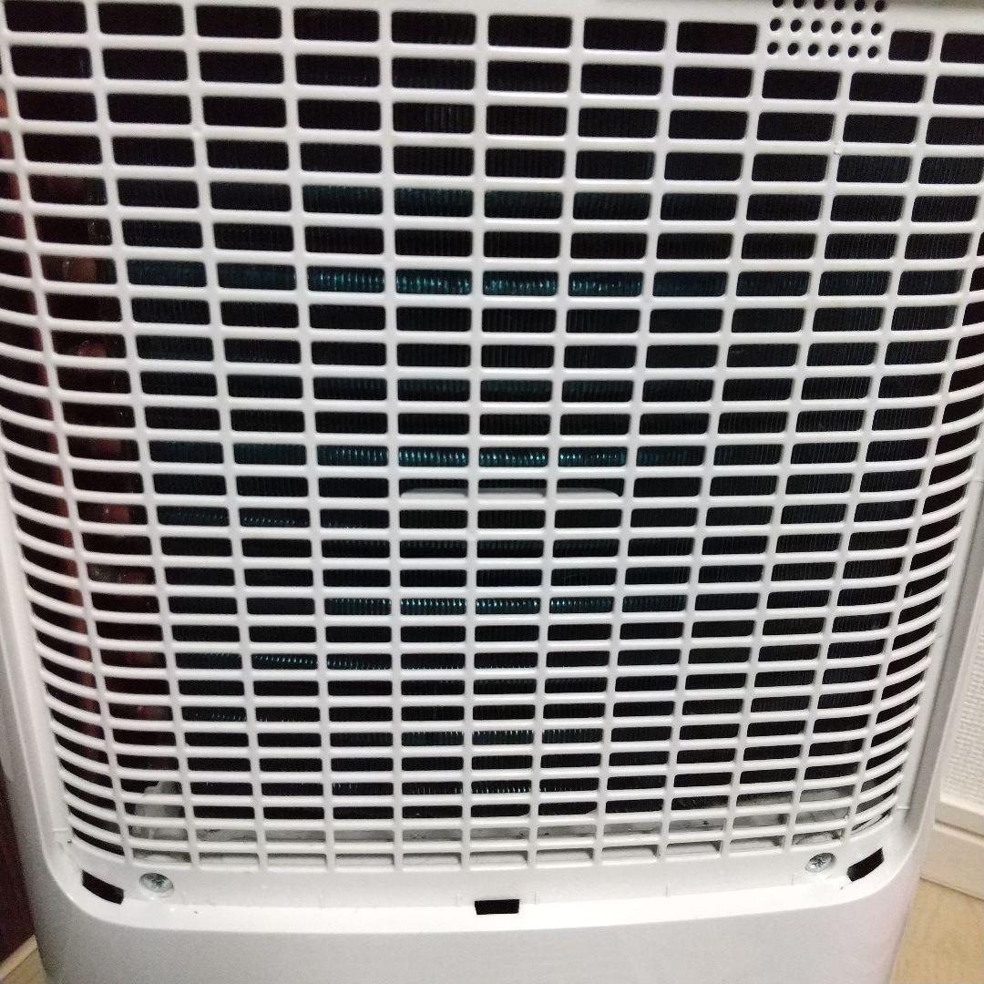 コンプレッサー式クリーニング済みなので届けばそのまま使えるシャープ衣類乾燥除湿機