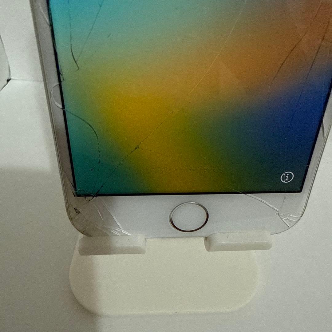 Apple iPhone8 64GB シルバー 本体 SIMフリー