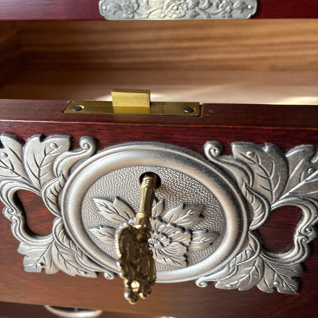 和風赤茶色木製箪笥　鍵付