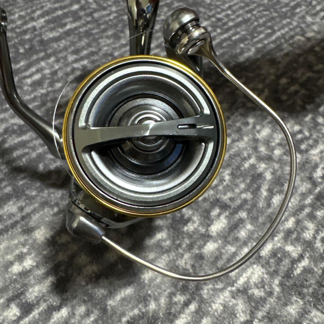 18ステラSTELLA 3000MHG スピニングリール