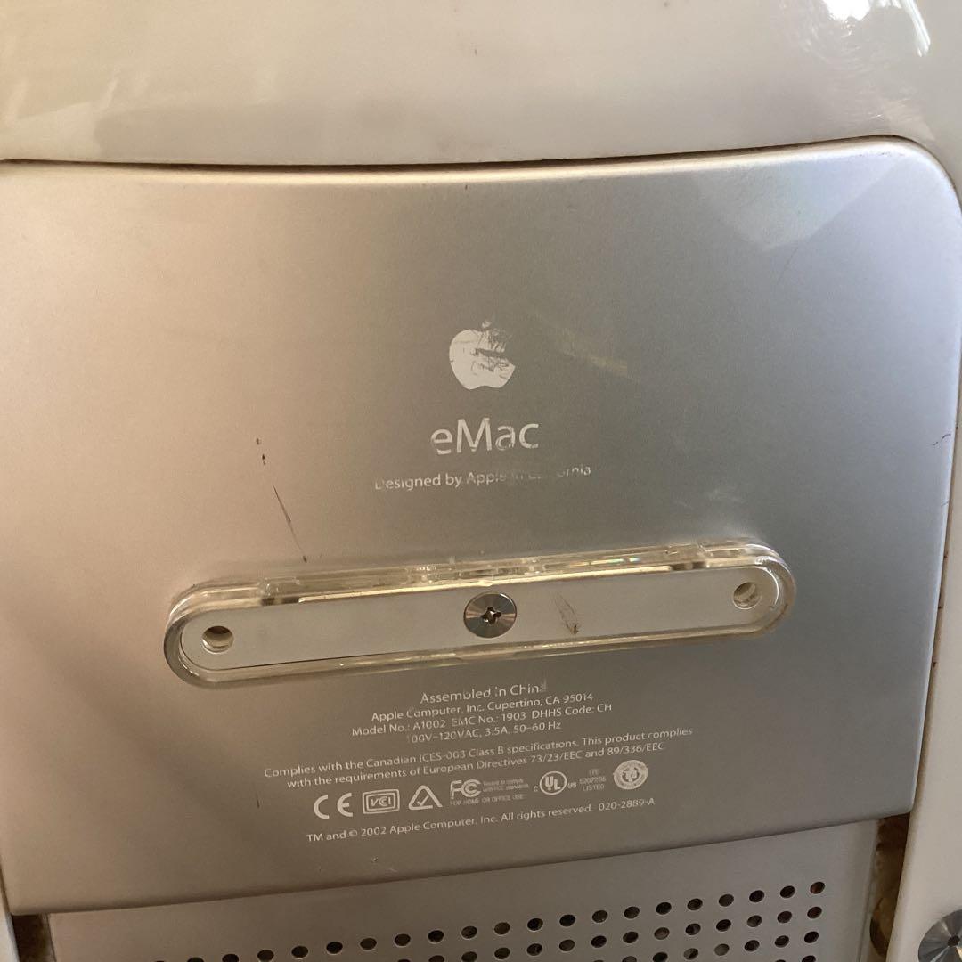 Apple eMac 700MHz G4 640MB RAM ジャンク品