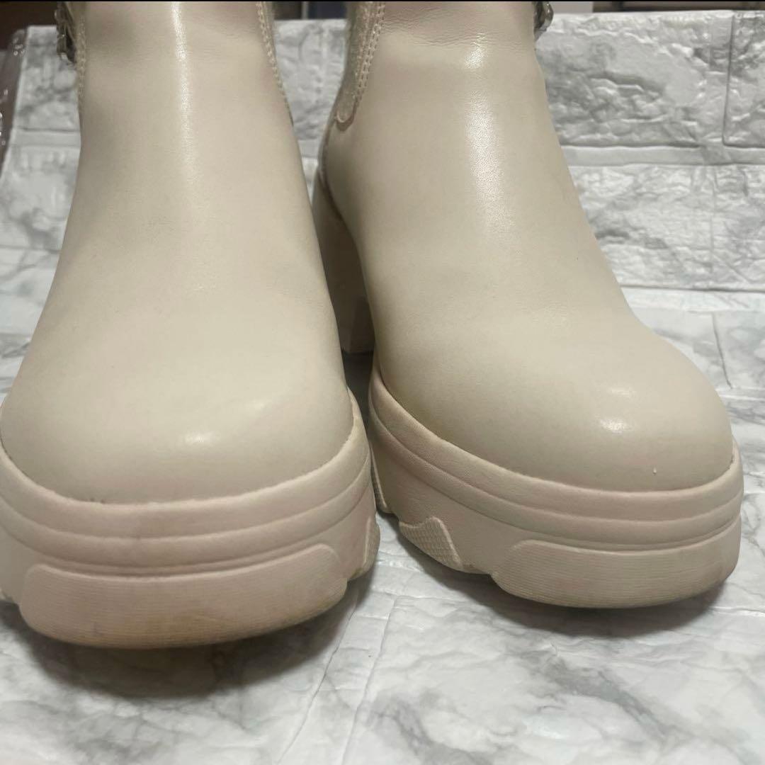 +diana プラスダイアナ　撥水 クリスタルバックル ショートブーツ　23.5