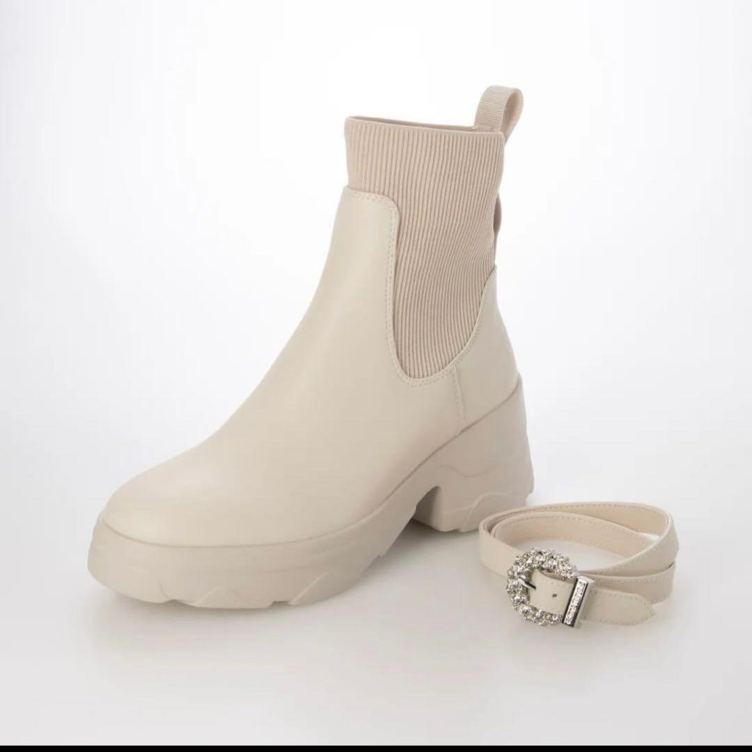 +diana プラスダイアナ　撥水 クリスタルバックル ショートブーツ　23.5